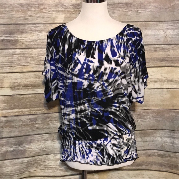 isabella rodriguez Tops - $5 SALE!! Blue printed blouse